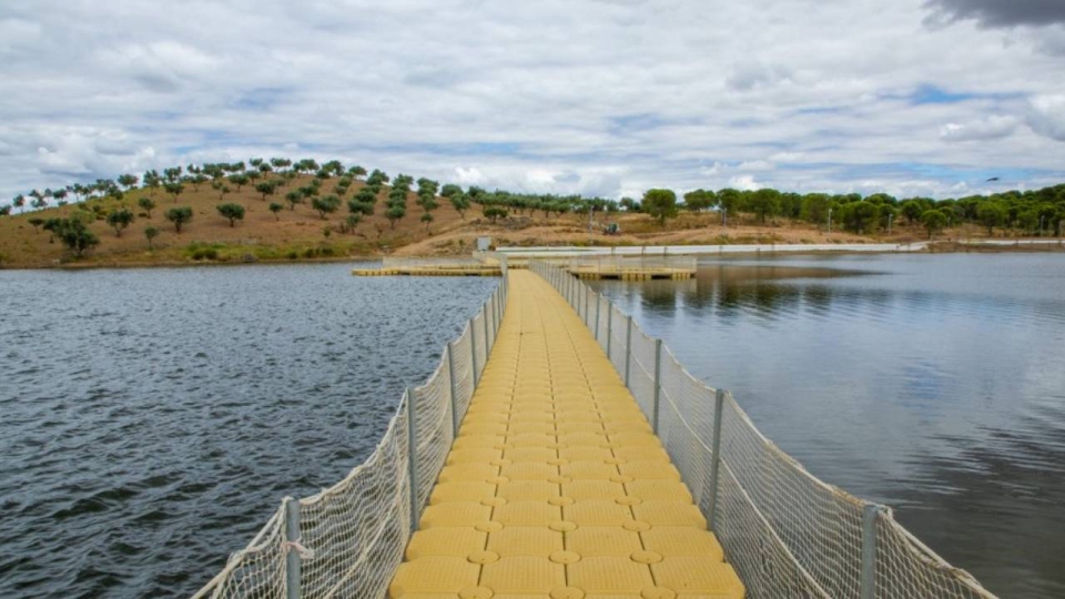 Esta O N Utica De Moura Promove Batismos De Mergulho Na Praia Do Lago